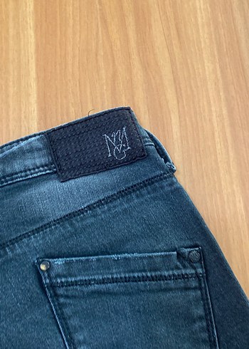 Kadın Gri Mini Kot Şort - Görsel 4