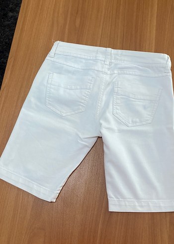 36 Beden Beyaz Pamuklu Kadın Mini Bermuda Şort