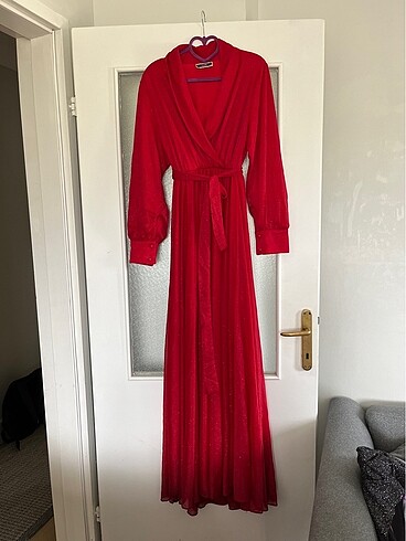 Diğer Kırmızı simli abiye elbise 42 beden