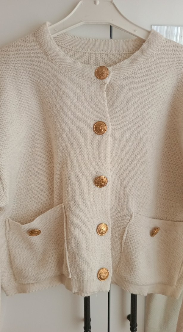 Bej Gold Düğmeli Hırka - Görsel 2