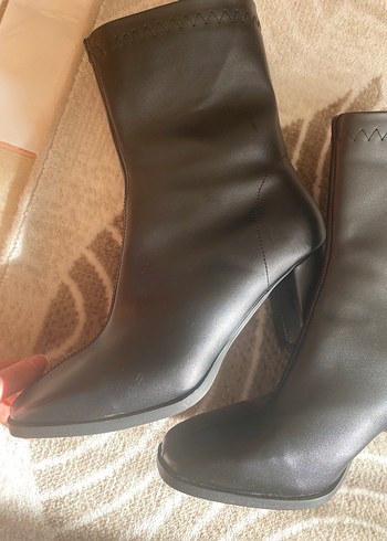 Siyah Deri Kadın Topuklu Bot - Görsel 4