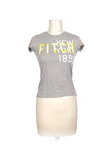 Abercrombie & Fitch T-shirt %70 İndirimli.