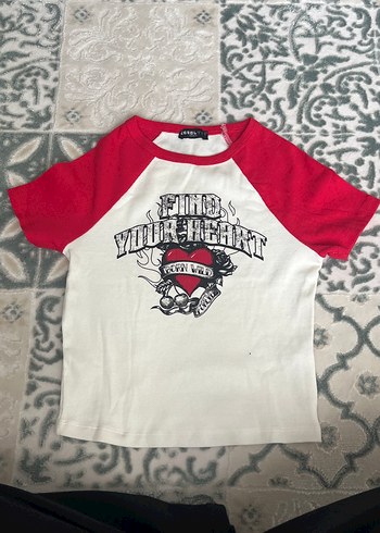 Kırmızı Baskılı Rock Punk Kadın Tişört