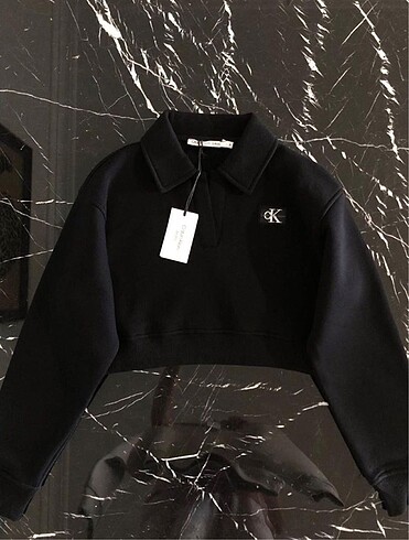 CALVIN KLEIN CROP SWEATSHIRT