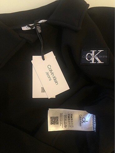 m Beden siyah Renk CALVIN KLEIN CROP SWEATSHIRT