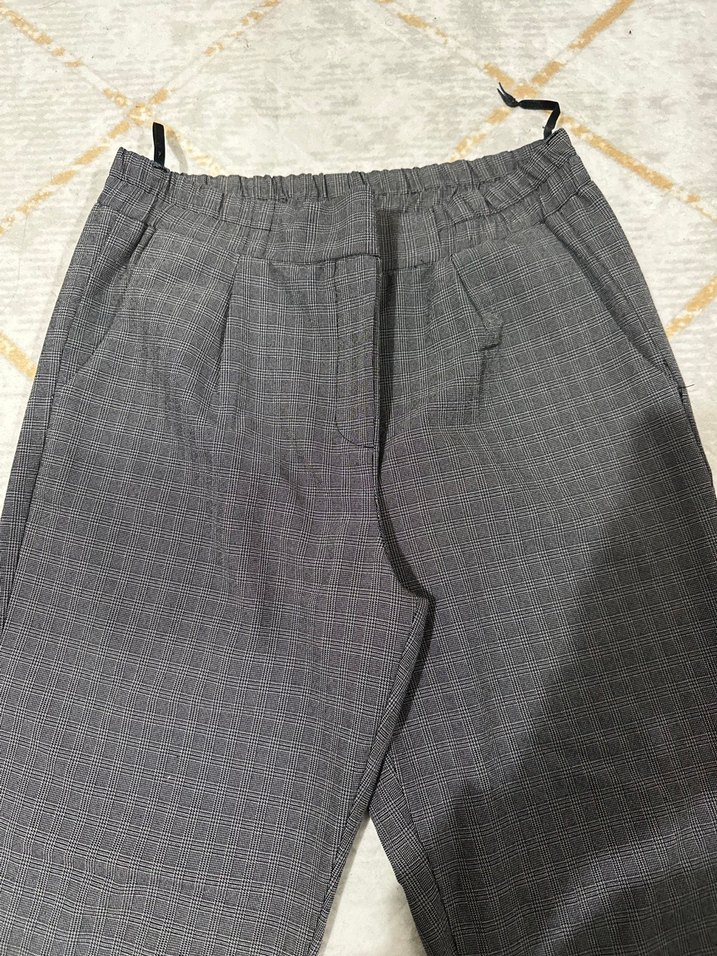 Gri Kadın Piliseli Kumaş Pantolon - Görsel 3