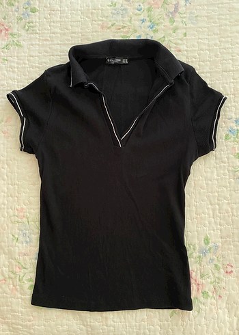Siyah V Yaka Kısa Kollu Tişört