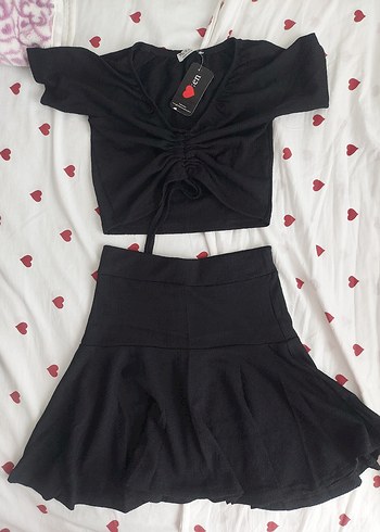 Piliseli Siyah Mini Etek crop takım