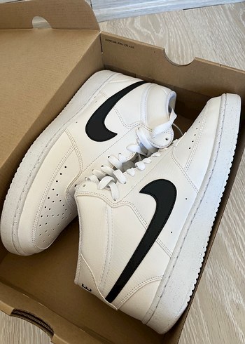 Nike Beyaz Siyah Bağcıklı erkek Spor Ayakkabı