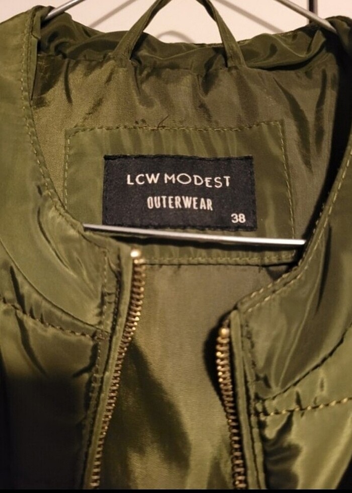 Kadın şişme yelek lc Waikiki marka - Görsel 3