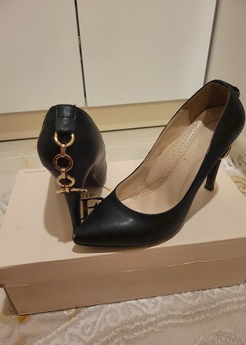 Klasik Siyah Stiletto Topuklu Kadın Ayakkabı - Görsel 3