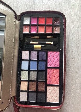 Oriflame Makyaj Cüzdanı