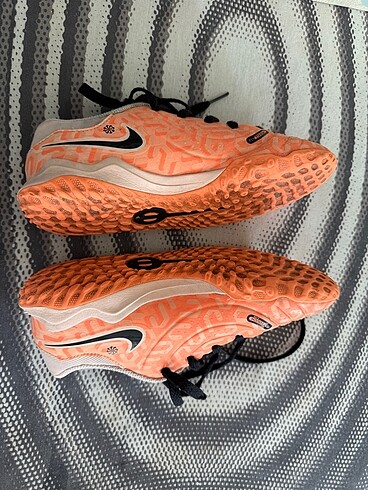33 Beden Nike Halı Saha Krampon