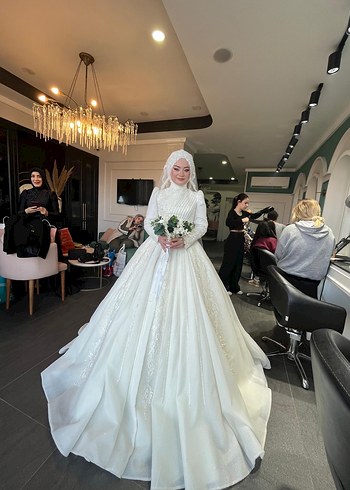 Uzun Kollu Yüksek Yakalı A Kesim Beyaz Gelinlik - Görsel 7