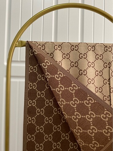 Çift taraflı Gucci şal