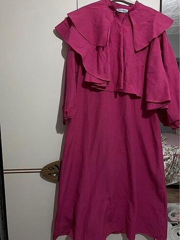 Pembe elbise