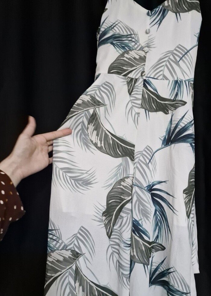 Yaprak desenli beyaz tulum - Görsel 4