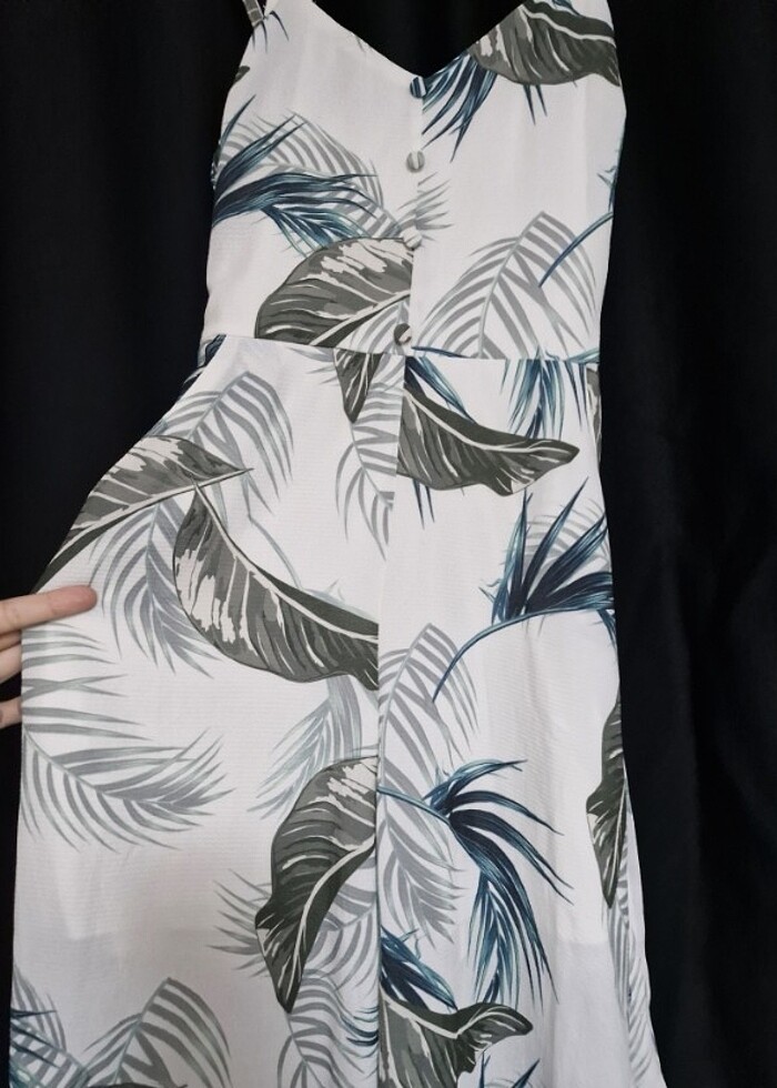 Yaprak desenli beyaz tulum - Görsel 5