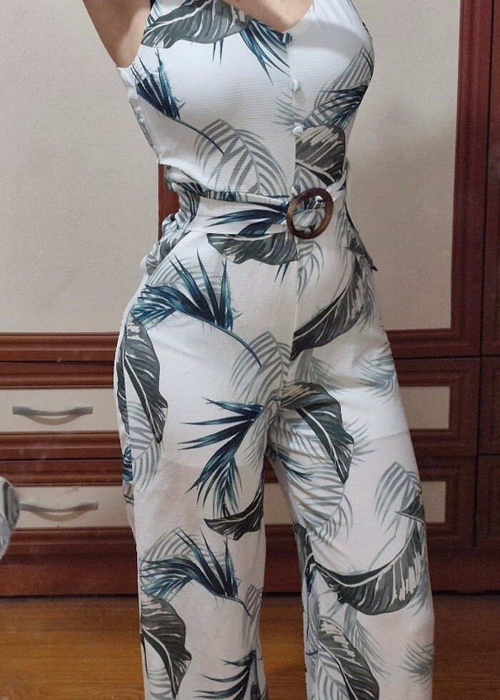 Yaprak desenli beyaz tulum - Görsel 2