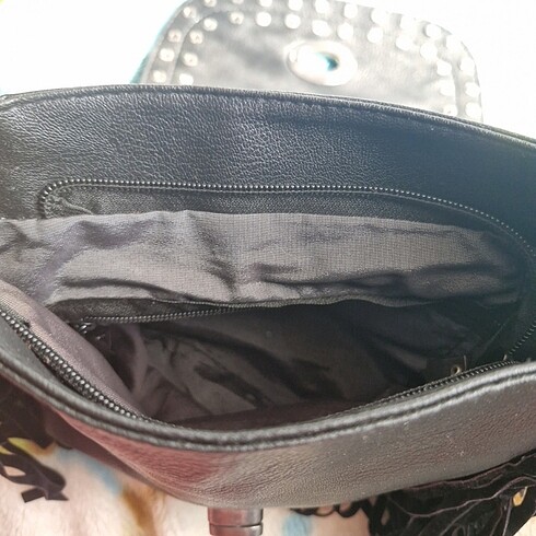 deri kadife detaylı püsküllü kol çantası gotik - Görsel 8