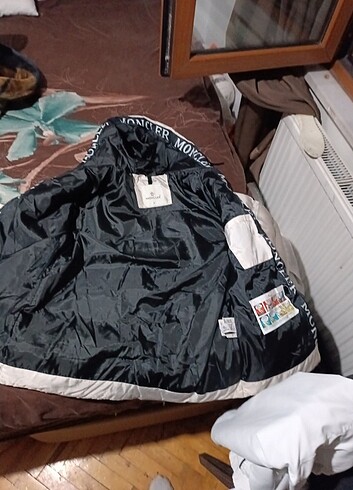 Moncler beyaz şişme mont 