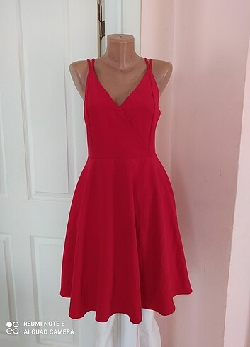 40 Beden kırmızı Renk trendyol şık elbise