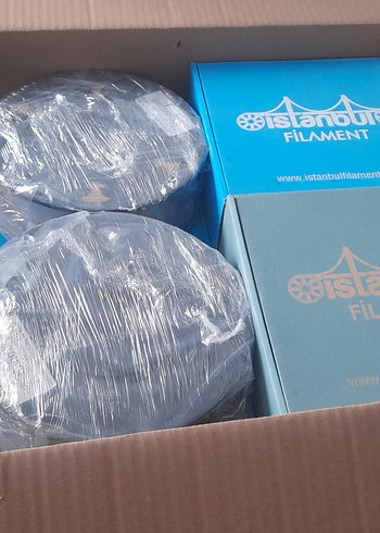 Mavi ve Gri Filament Kutuları