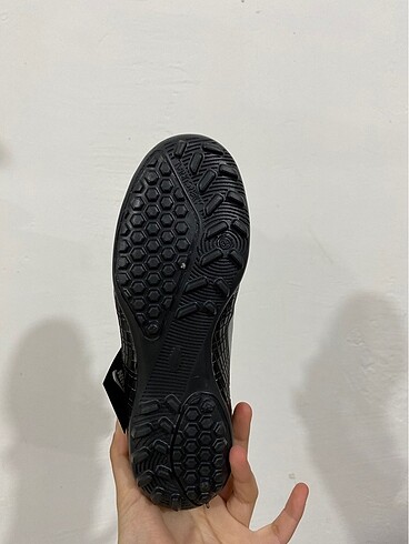 34 Beden erkek çocuk halısaha
