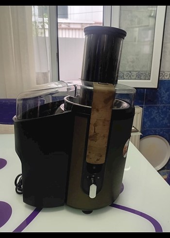 Kahverengi Elektrikli Meyve Sıkacağı