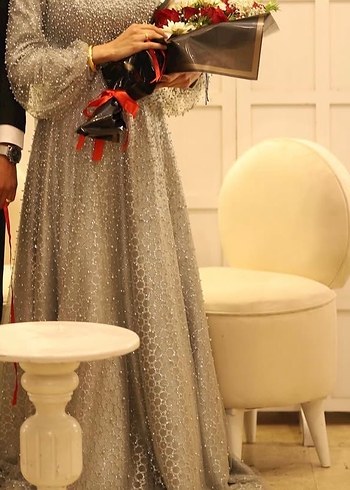 Uzun Kollu İşlemeli Gri Abiye Elbise - Görsel 3