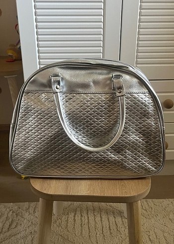 Gri Parlak Metal Kadın Çanta - Görsel 2
