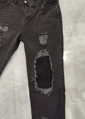 Siyah Yırtık Detaylı Bol Kesim Kadın Kot Pantolon - Görsel 3