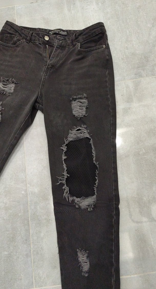 Siyah Yırtık Detaylı Bol Kesim Kadın Kot Pantolon - Görsel 3