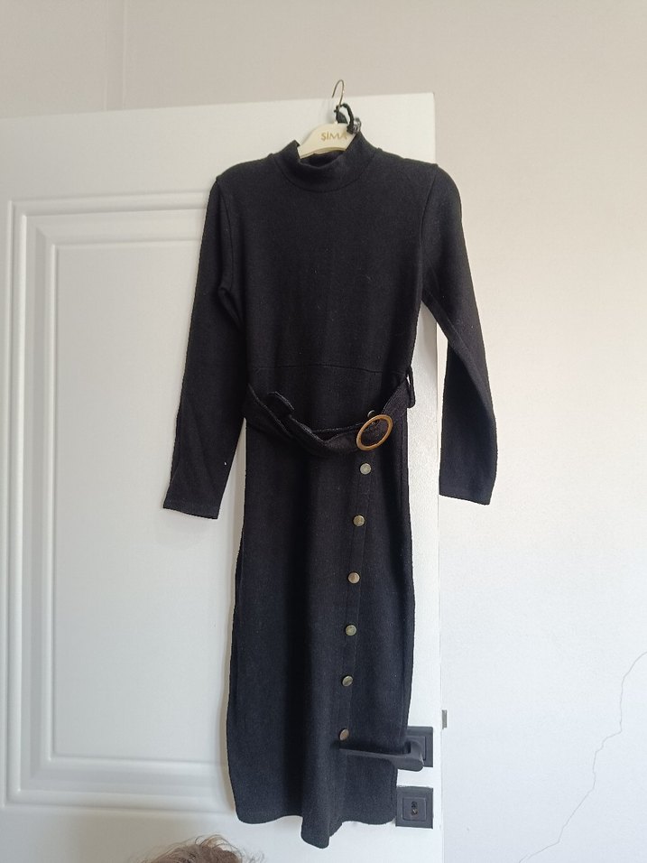 Siyah Yünlü Kemerli Uzun Elbise - Görsel 3