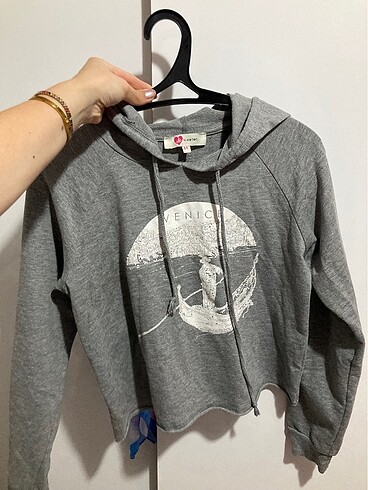 crop sweat