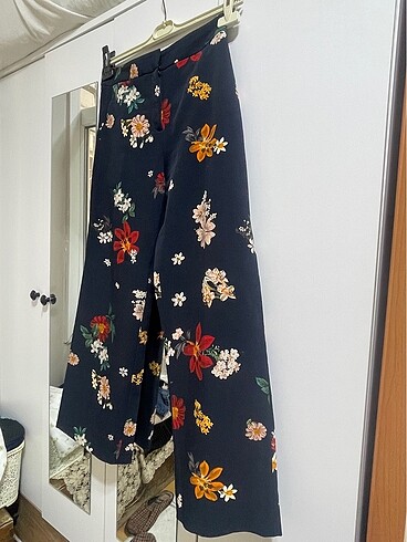 Zara çiçekli pantolon