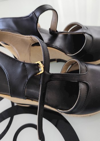 Kadın Siyah Dolgu Topuklu Sandalet - Görsel 2