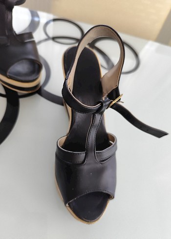 Kadın Siyah Dolgu Topuklu Sandalet - Görsel 5