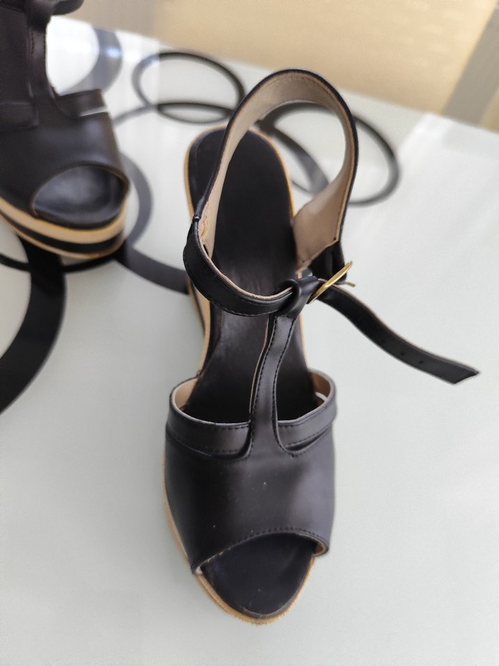 Kadın Siyah Dolgu Topuklu Sandalet - Görsel 5