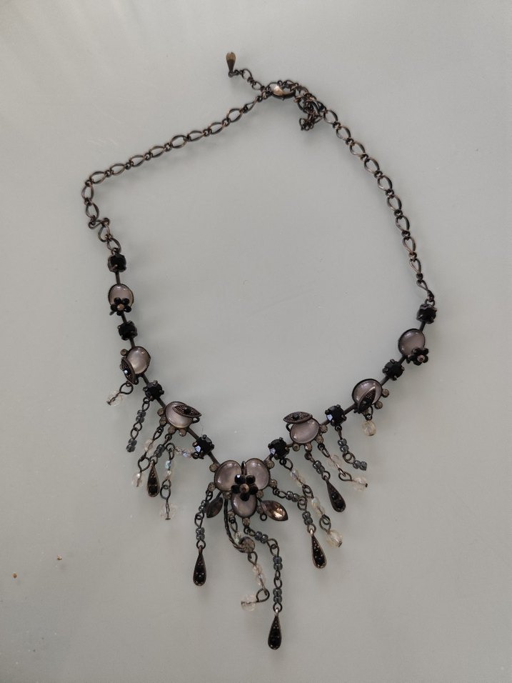 Uzun Zincir Detaylı Gotik Nakışlı Kadın Kolye - Görsel 2