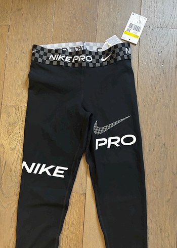 s Beden Nike Pro Siyah Baskılı Kadın Tayt