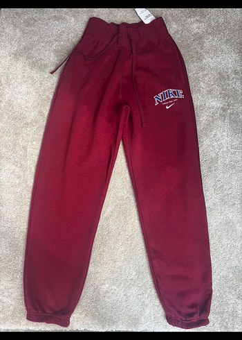 Nike Bordo Rahat Kesim Kadın Eşofman Altı