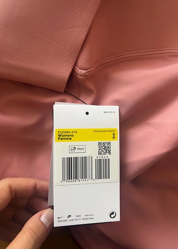 Nike universa Pembe Midi Spor Şortun - Görsel 3