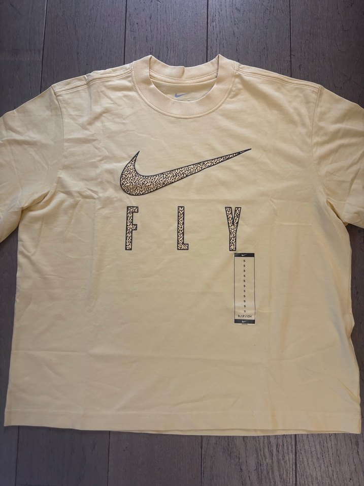 Nike Sarı Kadın Kısa Kollu Basic Tişört - Görsel 2