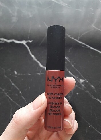 Nyx Rome dudak parlatıcısı / Lip gloss