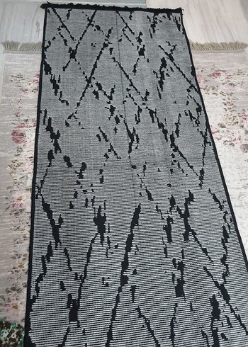 Grili siyahlı şönil halı - Görsel 11
