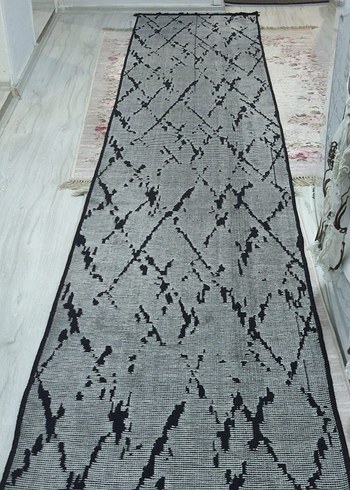 Grili siyahlı şönil halı - Görsel 2