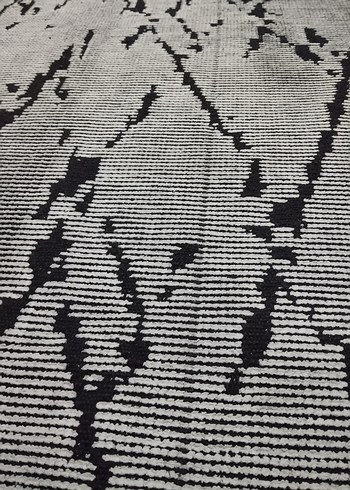 Grili siyahlı şönil halı - Görsel 4