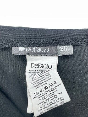 36 Beden siyah Renk Defacto Kumaş Pantolon %70 İndirimli.