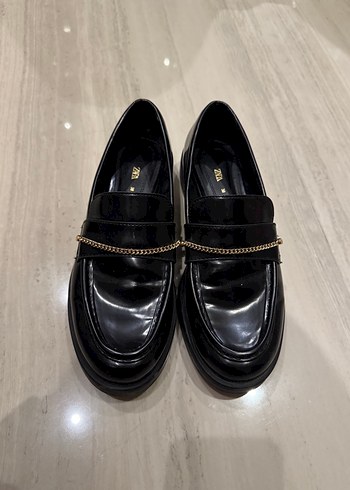 Zincir Detaylı Siyah Rugan Kadın Loafer